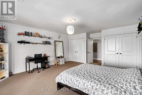 10 Valleycrest Drive, Oro-Medonte, ON - Indoor Photo Showing Bedroom