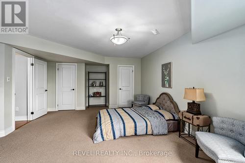 10 Valleycrest Drive, Oro-Medonte, ON - Indoor Photo Showing Bedroom