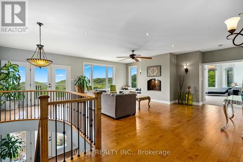 10 Valleycrest Drive, Oro-Medonte, ON - Indoor Photo Showing Other Room