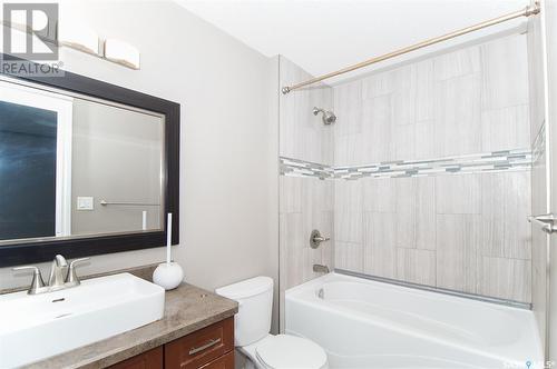 1361 Kent Street, Regina, SK - Indoor Photo Showing Bathroom