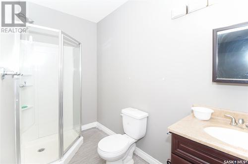 1361 Kent Street, Regina, SK - Indoor Photo Showing Bathroom