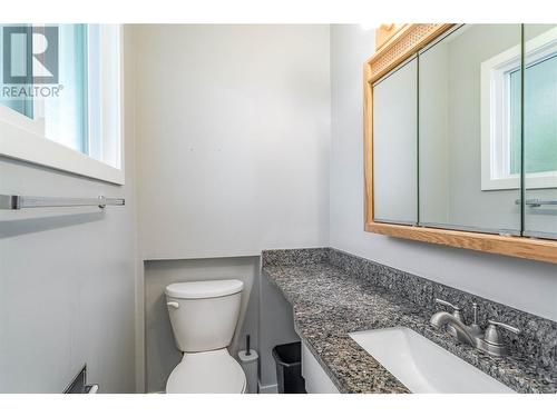 778 Coopland Crescent, Kelowna, BC - Indoor Photo Showing Bathroom