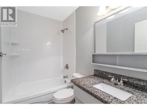 778 Coopland Crescent, Kelowna, BC - Indoor Photo Showing Bathroom