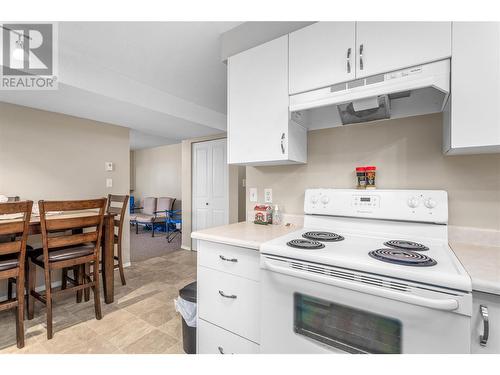 778 Coopland Crescent, Kelowna, BC - Indoor Photo Showing Kitchen