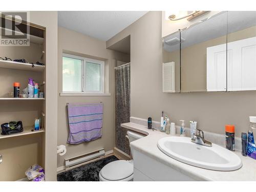 778 Coopland Crescent, Kelowna, BC - Indoor Photo Showing Bathroom