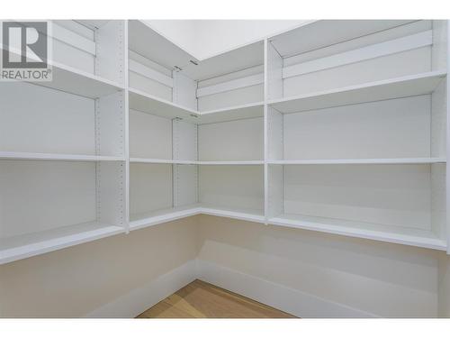 656 Deans Drive, Kelowna, BC - Indoor With Storage