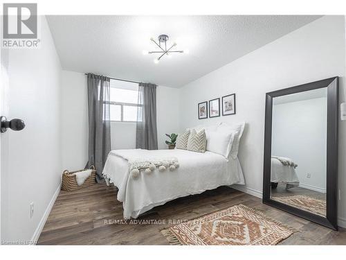 1611 - 1105 Jalna Boulevard, London, ON - Indoor Photo Showing Bedroom