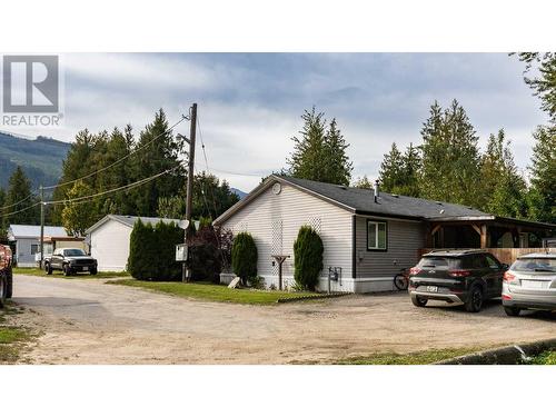 978 Lundell Road, Revelstoke, BC - Outdoor