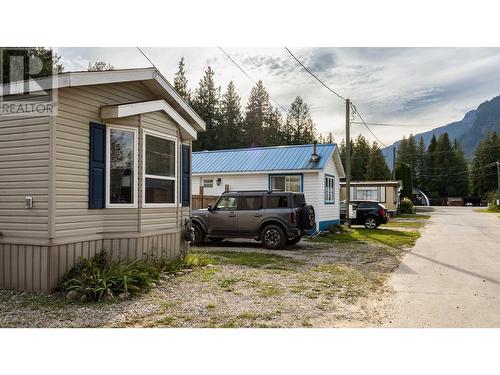 978 Lundell Road, Revelstoke, BC - Outdoor