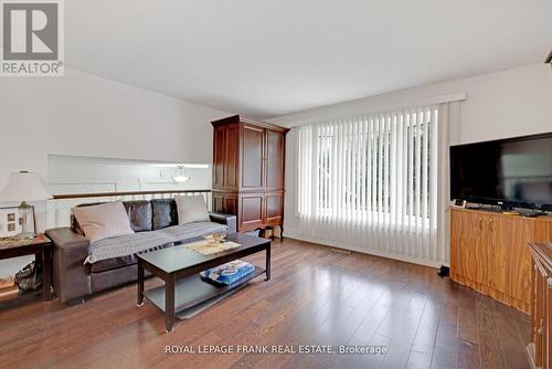 12 Glenabbey Drive, Clarington (Courtice), ON - Indoor Photo Showing Living Room