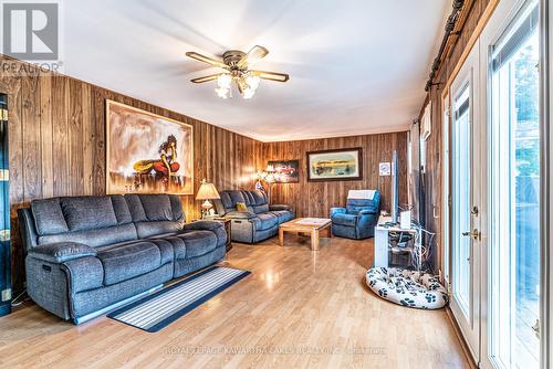 122 Victoria Avenue, Brock (Beaverton), ON - Indoor Photo Showing Living Room