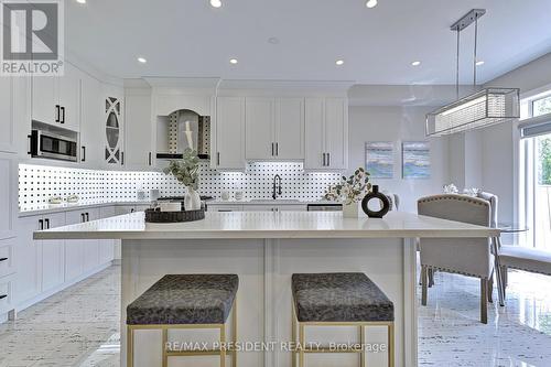 58 Curran Road, Hamilton (Ancaster), ON - Indoor Photo Showing Kitchen With Upgraded Kitchen