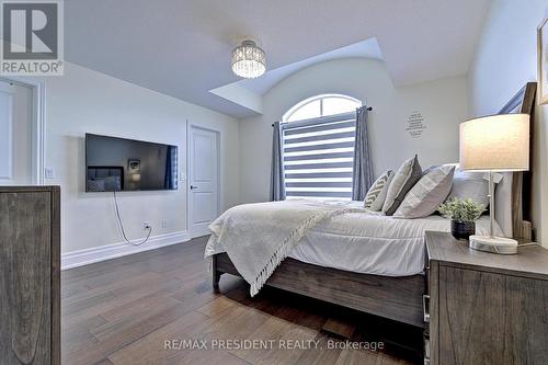 58 Curran Road, Hamilton (Ancaster), ON - Indoor Photo Showing Bedroom