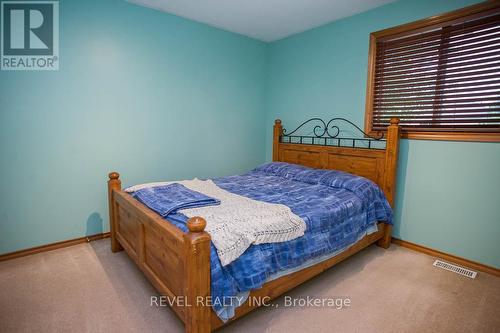 23 Garner'S Lane, Brantford, ON - Indoor Photo Showing Bedroom