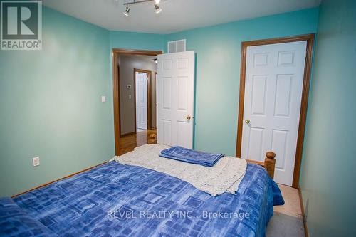 23 Garner'S Lane, Brantford, ON - Indoor Photo Showing Bedroom