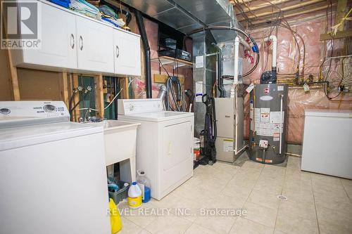 23 Garner'S Lane, Brantford, ON - Indoor Photo Showing Laundry Room