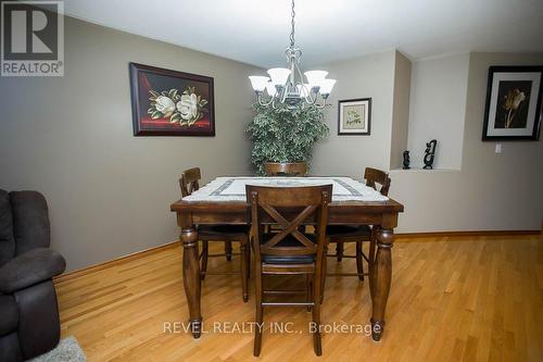 23 Garner'S Lane, Brantford, ON - Indoor Photo Showing Dining Room