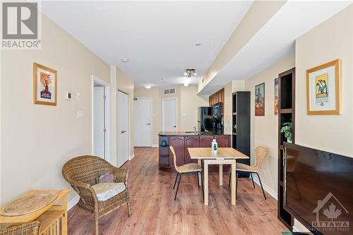 445 Laurier Avenue Unit#303, Ottawa, ON - Indoor Photo Showing Dining Room