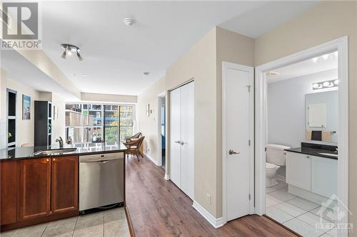 445 Laurier Avenue Unit#303, Ottawa, ON - Indoor