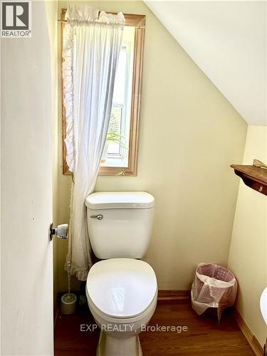 1411 Papineau Road, Mattawa, ON - Indoor Photo Showing Bathroom