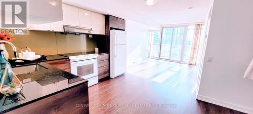 1210 - 121 Mcmahon Drive, Toronto (Bayview Village), ON - Indoor Photo Showing Kitchen