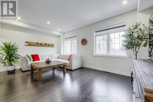 42 Ingleside Street, Vaughan, ON - Indoor Photo Showing Living Room