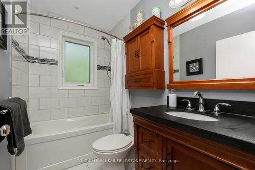 17 Hewson Crescent, Halton Hills, ON - Indoor Photo Showing Bathroom