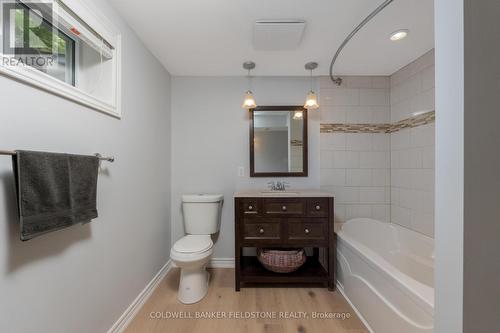 17 Hewson Crescent, Halton Hills, ON - Indoor Photo Showing Bathroom