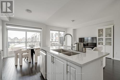 2509 Littlefield Crescent, Oakville, ON - Indoor Photo Showing Kitchen With Double Sink With Upgraded Kitchen