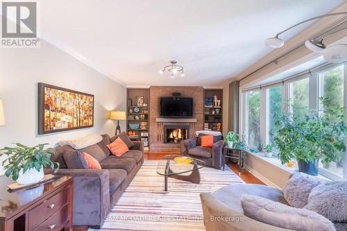 6127 Cheega Court, Mississauga (Meadowvale), ON - Indoor Photo Showing Living Room With Fireplace