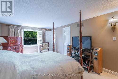 6127 Cheega Court, Mississauga (Meadowvale), ON - Indoor Photo Showing Bedroom