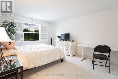 6127 Cheega Court, Mississauga (Meadowvale), ON - Indoor Photo Showing Bedroom