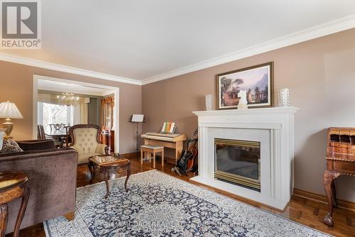 6127 Cheega Court, Mississauga (Meadowvale), ON - Indoor Photo Showing Living Room With Fireplace