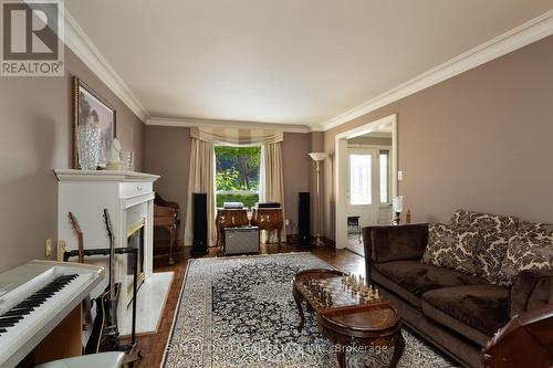 6127 Cheega Court, Mississauga (Meadowvale), ON - Indoor Photo Showing Living Room With Fireplace