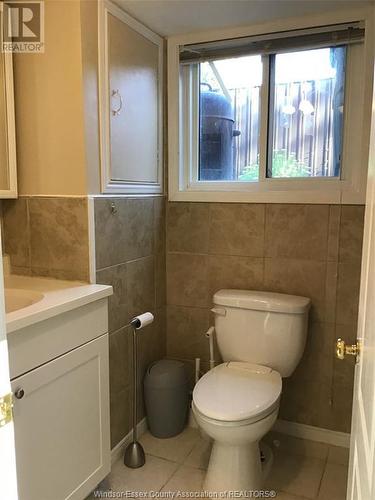 1279 Tourangeau Unit# Lower, Windsor, ON - Indoor Photo Showing Bathroom