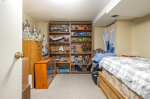 6 Peter Street, Hamilton, ON - Indoor Photo Showing Bedroom