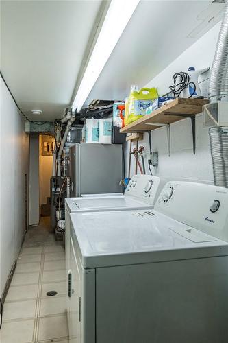 6 Peter Street, Hamilton, ON - Indoor Photo Showing Laundry Room