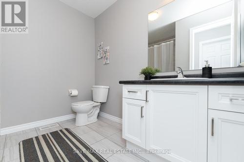 56 Honey Street, Cambridge, ON - Indoor Photo Showing Bathroom