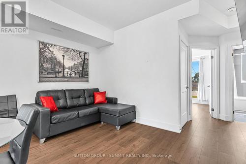 311 - 6065 Mcleod Road, Niagara Falls, ON - Indoor Photo Showing Living Room