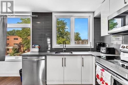 311 - 6065 Mcleod Road, Niagara Falls, ON - Indoor Photo Showing Kitchen