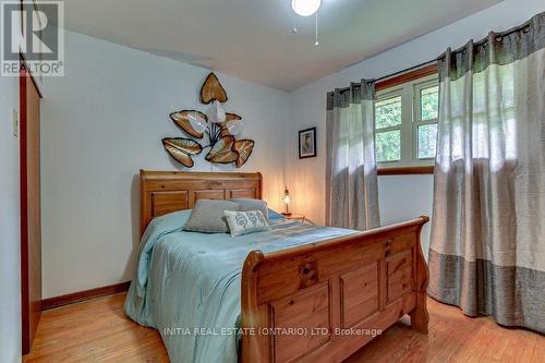 7 Oregon Road, London, ON - Indoor Photo Showing Bedroom