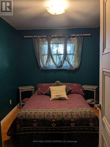 7 Oregon Road, London, ON - Indoor Photo Showing Bedroom