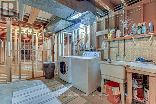 7 Oregon Road, London, ON - Indoor Photo Showing Laundry Room