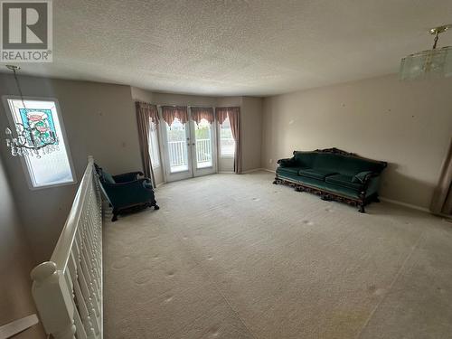 4405 Crystal Drive, Vernon, BC - Indoor Photo Showing Other Room