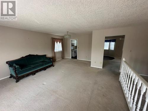 4405 Crystal Drive, Vernon, BC - Indoor Photo Showing Other Room