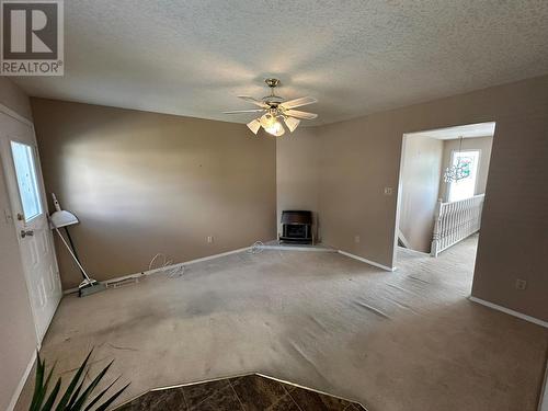 4405 Crystal Drive, Vernon, BC - Indoor Photo Showing Other Room