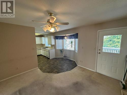 4405 Crystal Drive, Vernon, BC - Indoor Photo Showing Other Room