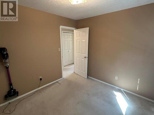 4405 Crystal Drive, Vernon, BC - Indoor Photo Showing Other Room