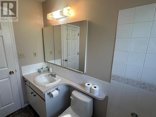 4405 Crystal Drive, Vernon, BC - Indoor Photo Showing Bathroom