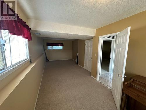 4405 Crystal Drive, Vernon, BC - Indoor Photo Showing Other Room